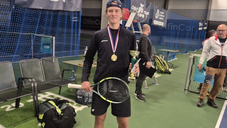 Jan Psota ovládl halové MČR dorostu v Hradci Králové